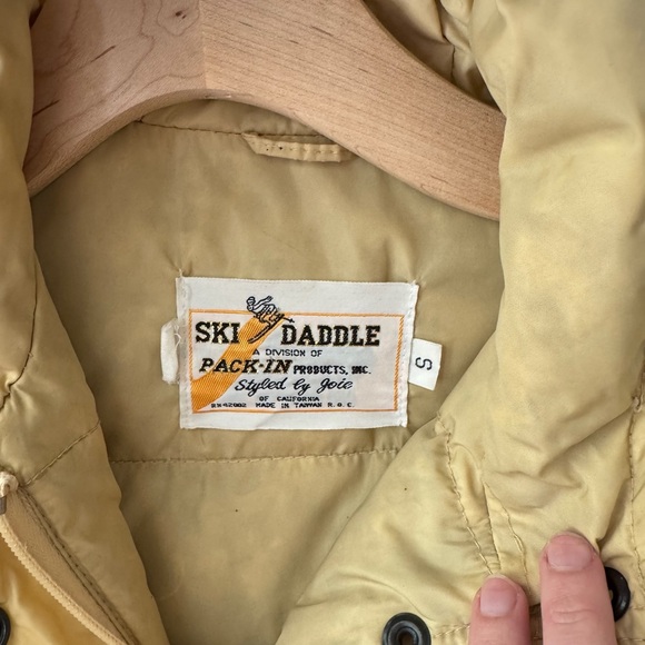 Vintage Ski-Daddle Down Buttercream Puffer Jacket Size Small - Picture 4 of 6